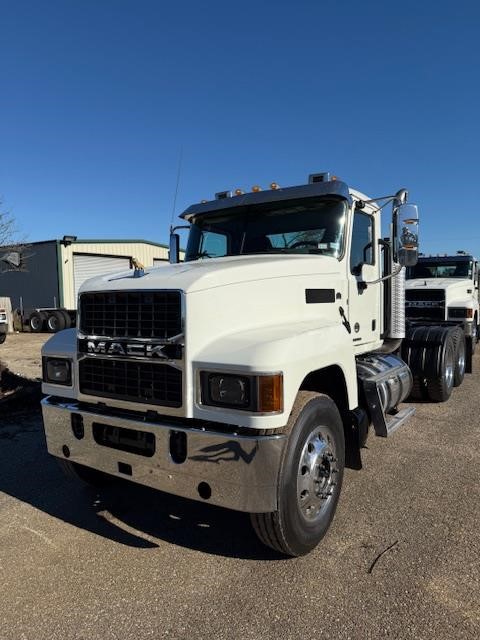 2022 MACK PINNACLE 64T - image 1 of 6