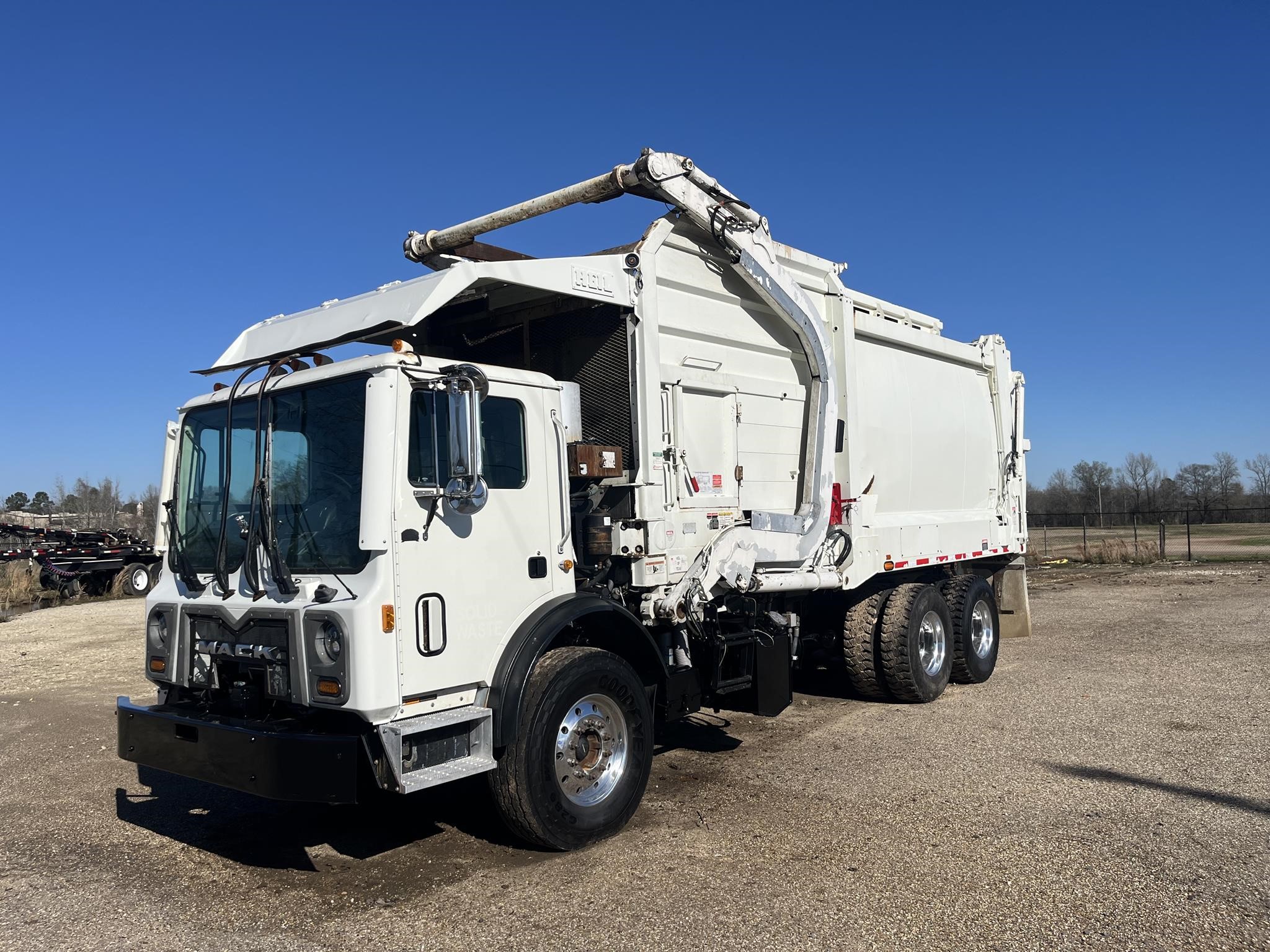 2020 MACK TERRAPRO 64R - image 1 of 5